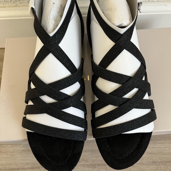 MARC Fisher Strappy Sandal Black, Size 7 - Picture 3 of 5